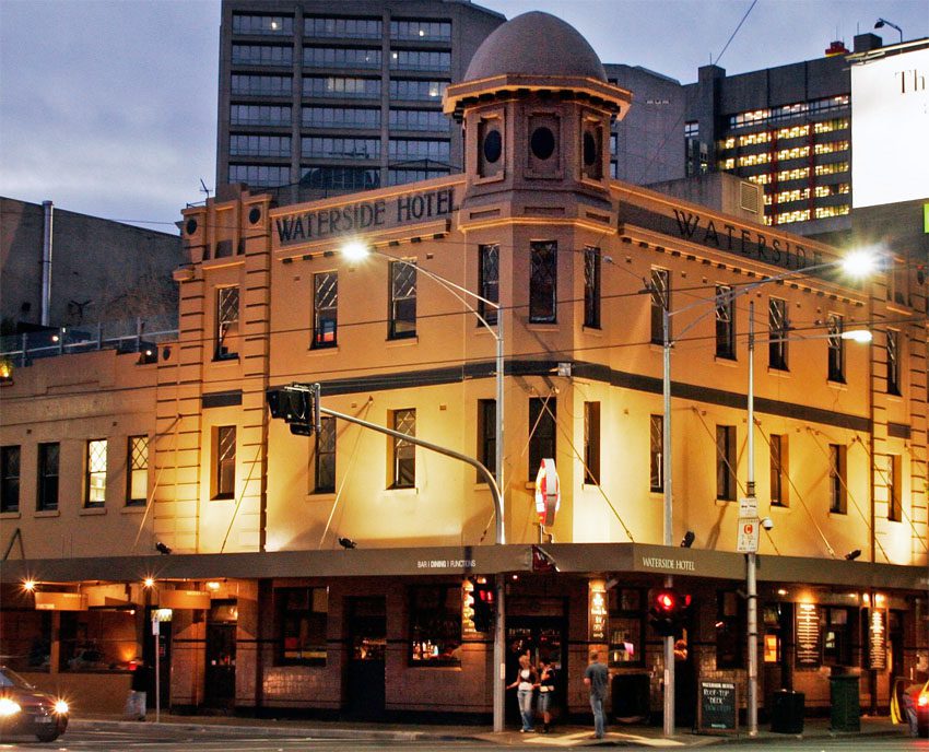 Waterside-Hotel-Melbourne_frontage_FB_crp_adj_30w